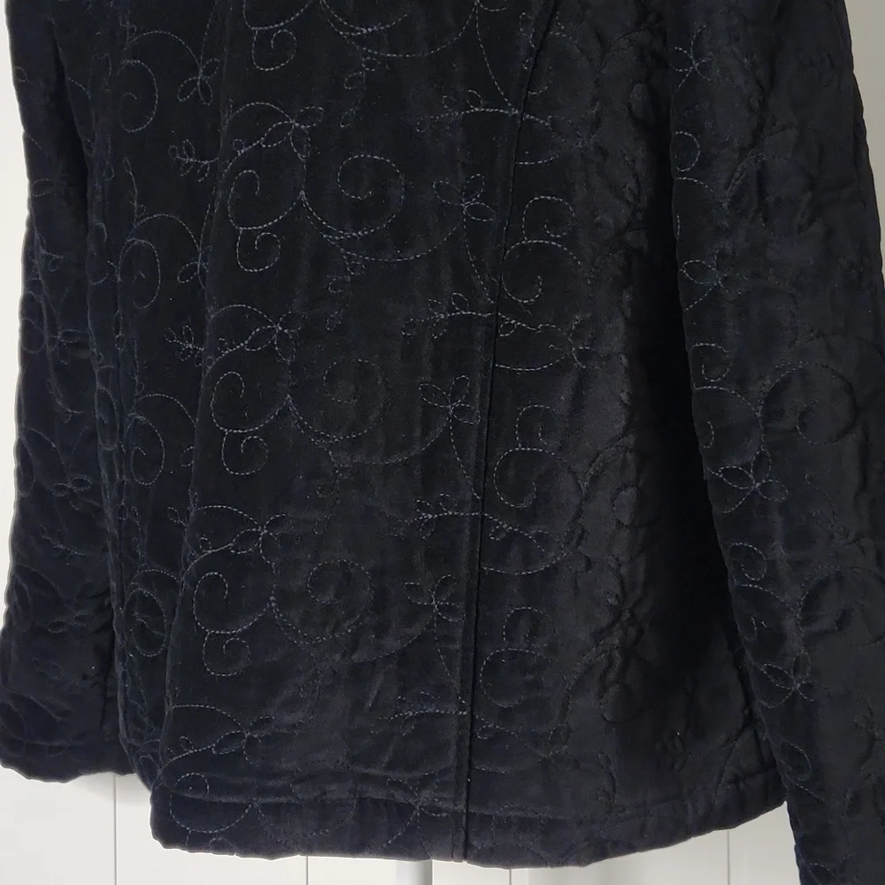 Black velvet quilted  old English Style Winter Jacket. Full Zip Down Whimsigoth - Picture 7 of 13